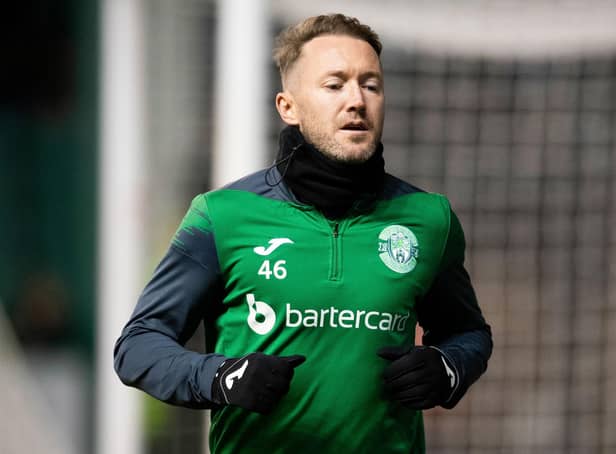 Aiden McGeady warms up ahead of Hibs' clash with Celtic at Easter Road