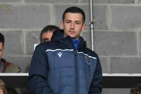 Jason Holt has signed a deal with Livingston.