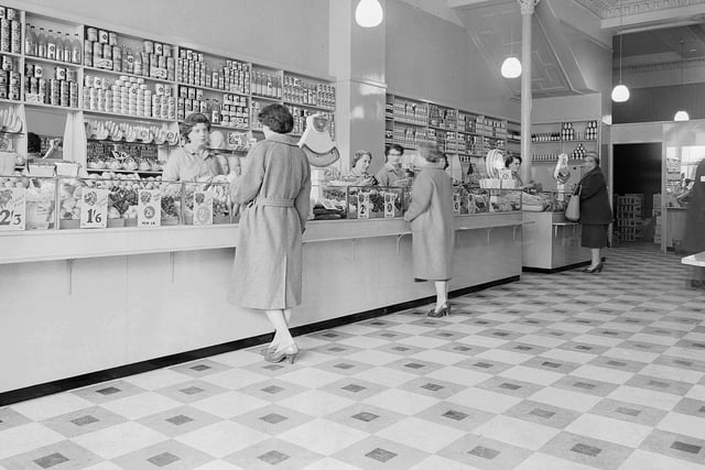 The counter at Rankin's shop on Princes Street, 1960.