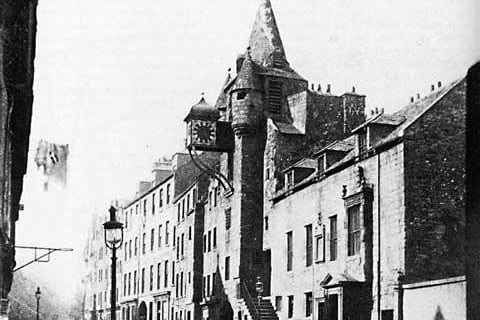 Canongate showing Canongate Tolbooth.