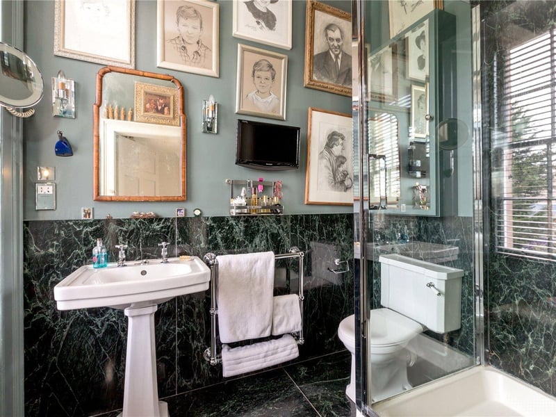 En-suite shower room.