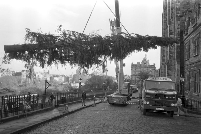 The Mound Christmas tree, Norway's present to Edinburgh, is delivered by lorry in November 1989. 
