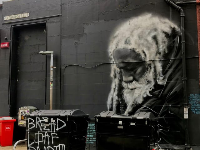 A tribute to well-known Leither, Arthur Williams, this striking mural was created by Shona Hardie in 2020. Arthur was a familiar face in Leith where he slept rough for nearly 30 years and the mural has also helped raise funds for homeless charity, Streetwork. Arthur moved into a care home in 2013 at the age of 75.