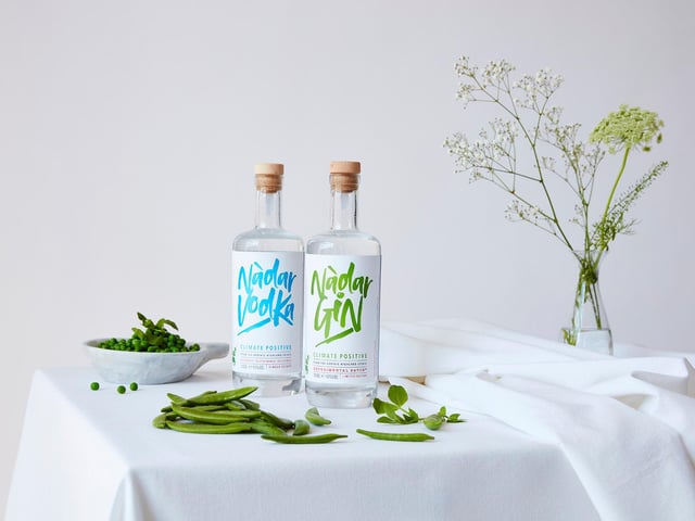 Family-owned Arbikie Distillery makes Nàdar, the world’s only climate-positive gin and vodka, with each 70cl bottle saving 1.5kg of carbon. The team at Arbikie aim to make it one of the world’s most sustainable distilleries. They grow all of the main crops, like barley, wheat and potatoes, as well as the botanicals, like juniper and lemongrass, on their farm.