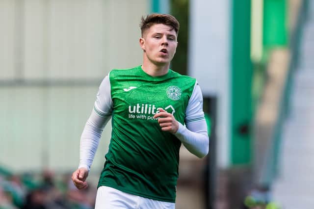 Hibs are in talks with striker Kevin Nisbet over a new contract.  (Photo by Ross Parker / SNS Group)