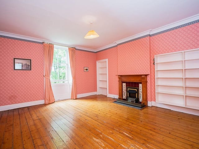 The drawing room.