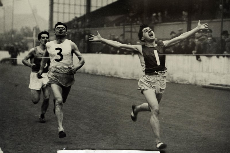 Michael Glen winning the New Year 1 mile handicap off the scratch mark at old Meadowbank Stadium on 2nd January 1953.