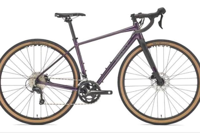 A manufacturer's image of the Pinnacle Arkose bicycle.