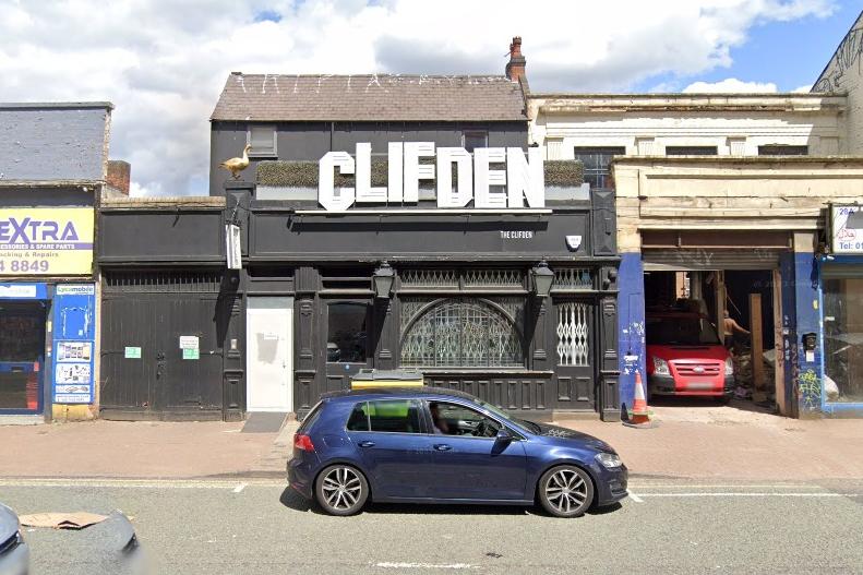 Situated between the city centre and Villa Park, this pub is just ten minutes in a taxi away from Aston Villa's home ground. The pub is well known for its urban street art, six HD TV screens for sports fans and a hearty all-day food menu.