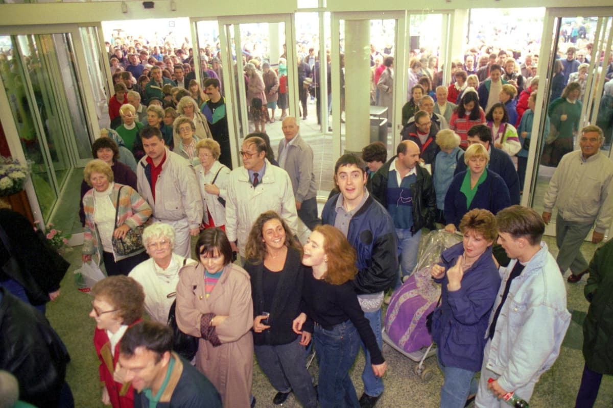 Life Inn 1993 Edinburgh retro: Looking back at life in the city in 1993, 30 years ago