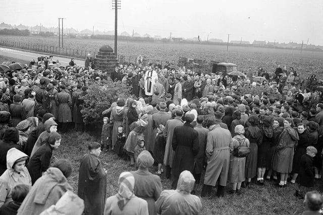 A ceremony to mark remains being buried at the site of the Battle of Prestonpans in May 1954.
