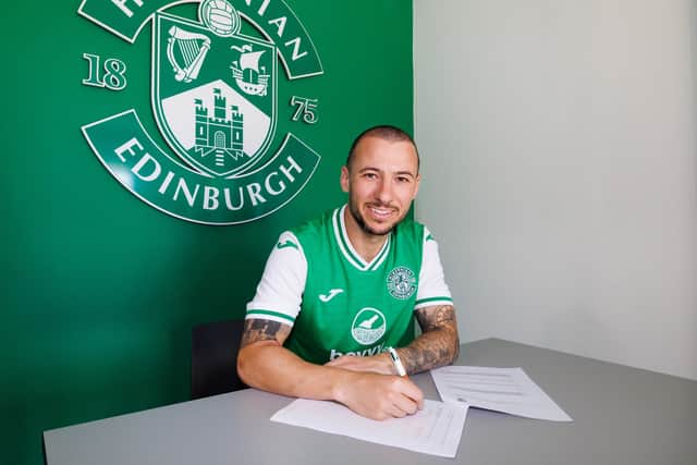 Adam Le Fondre has signed a one-year deal with Hibs with the option of an additional 12 months