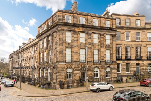 This New Town flat is set within an 'A' listed Georgian terrace.