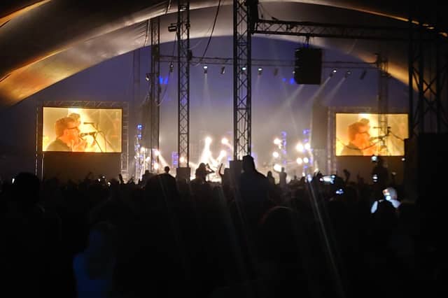 The crowd never stood still as The Proclaimers stormed through a 24-song greatest hits set at Leith Links.