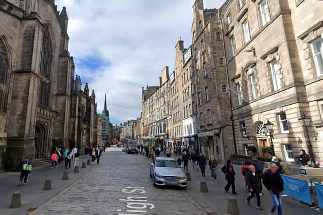 A man was caught with a knife on Edinburgh's Royal Mile (Google Streetview)