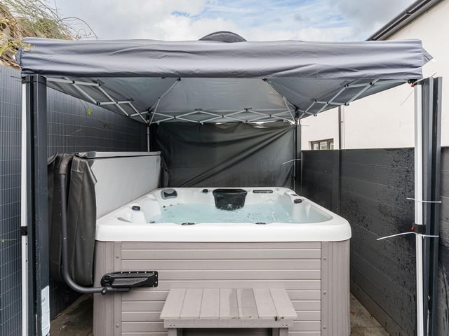 The property has also been fitted with a hot tub which is quietly tucked away to the rear of the building and will be included in the sale.