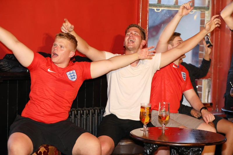 Fans watch England v Ukraine in the quarter finals of Euro 2020, in The Kings pub, Albert Rd, Southsea. Picture: Chris Moorhouse (jpns 030721-27)