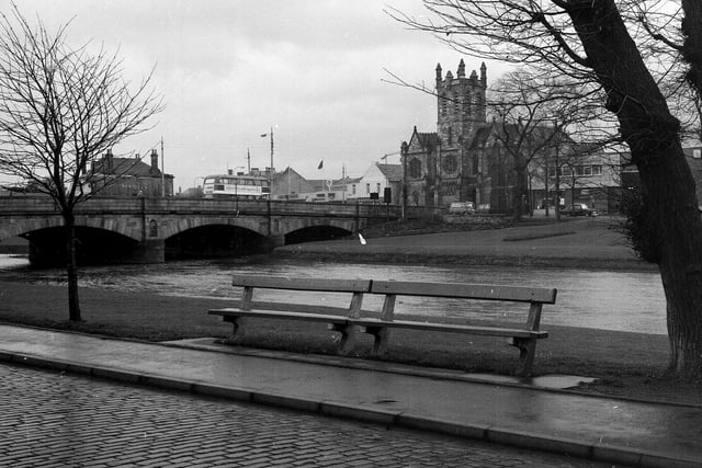The bridge over the River Esk in Musselburgh pictured in December 1964.