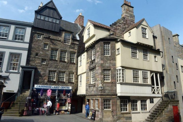 Sharing the same nook of the High Street as John Knox House is an equally-ancient residence, Moubray House. It was built back in 1477 for a Mr Robert Moubray and was later used as a tavern and a bookshop. The esteemed writer Daniel Defoe resided here for a spell while he was editor of the Edinburgh Courant newspaper. The facade of Moubray House was rebuilt in the early 17th century, though parts of the interior are very much original.