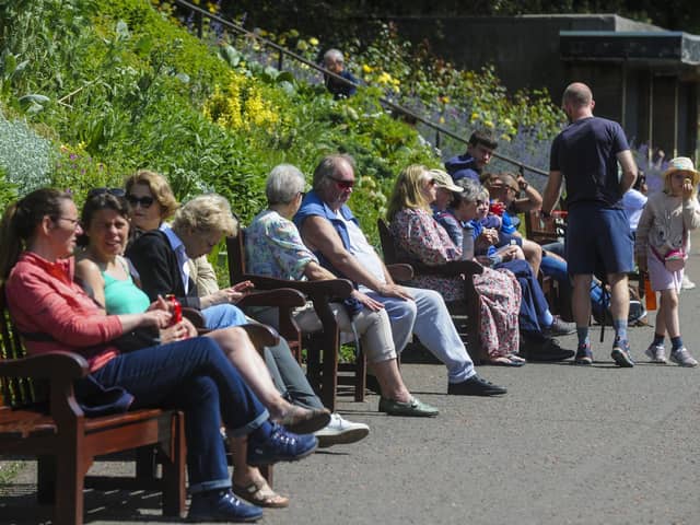 PIC LISA FERGUSON 29/05/2023



Temperatures reach over 20 degrees this afternon in Edinburgh City Centre



People enjoy the hot weather in Princes Street Gardens