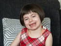 Six-year-old Arabella Green who is believed to be the first child in the world to be born with no quadriceps muscles in her legs defied medics to take her first steps. Jan 20 2022