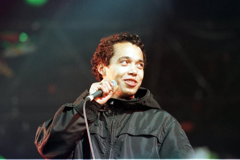 This award-winning musician was born and educated in Edinburgh. Finley Quaye, who is the son of vaudeville pianist Cab Kaye, rose to fame in the late 90s and early 2000s, with his soul, hop and reggae music. He won the 1997 MOBO Award for best reggae act, and the 1998 BRIT Award for Best Male Solo Artist.