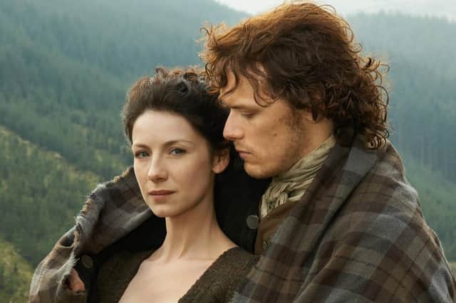 Claire and Jamie Fraser (Catriona Balfe and Sam Heughan) in Outlander