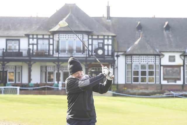 Members at the Royal Burgess Golfing Society of Edinburgh have voted to allow female members.