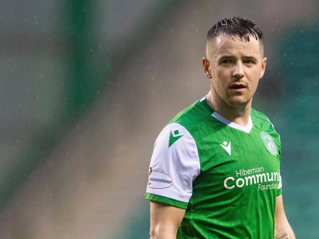 Marc McNulty has joined Dundee United on a season-long loan deal