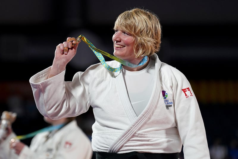 After winning gold in the 2014 Glasgow Commonwealth games, the judako followed up her success by winning another in the Birmingham Games in the summer. Originally born in Shropshire, she has spent most of her life and considers her hometown to be Edinburgh and trains at EdinburghJudo. She overcame India’s Tulika Maan in the final to defend her +78 kg crown after judo was axed at the 2018 Gold Coast games. The repeated success meant she became the first judako to ever win two gold medals at the Commonwealth Games.