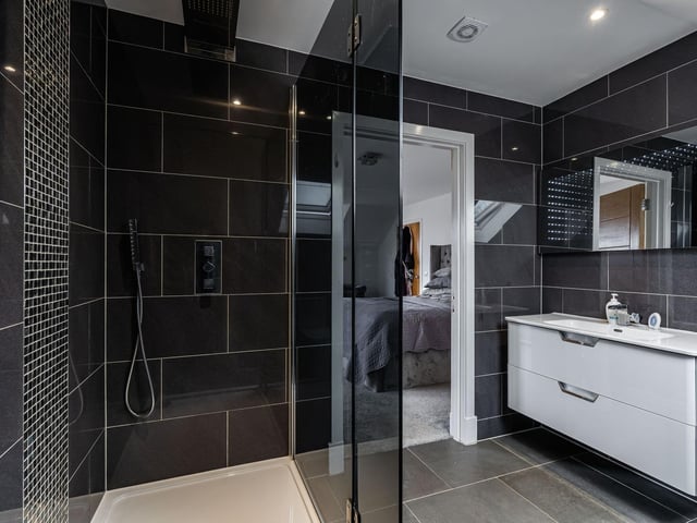 The luxury en-suite for the principal bedroom.