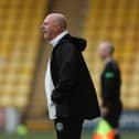 Steve Kean has urged Hibs reserves to end the campaign unbeaten and win the league