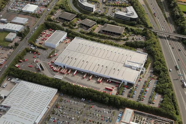 The 215,745 square-foot Royal Mail sorting warehouse is located on Edinburgh’s Sighthill Industrial Estate, adjacent to Hermiston Gait Retail Park.
