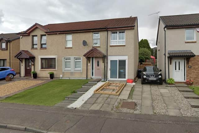 The applicant had been refused planning permission to turn this semi detached house on Glenview Road, Gorebridge into two one-bedroom flats.