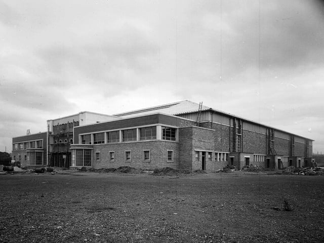 Murrayfield Ice Rink pictured in 1955.  The rink gave Edinburgh people a chance to experience a whole variety of events from professional ice hockey, professional ice shows, amateur boxing and basketball. Crowds of 1000 skaters on a Friday and Saturday night were not uncommon.