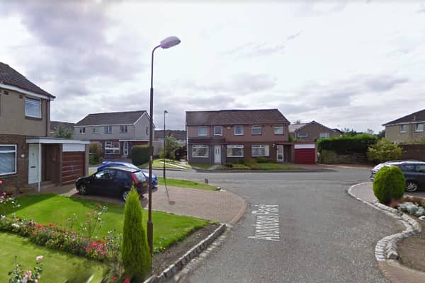 Valuable jewellery and wallets were stolen from a flat in Avontoun Park, Linlithgow (Photo: Google Maps).