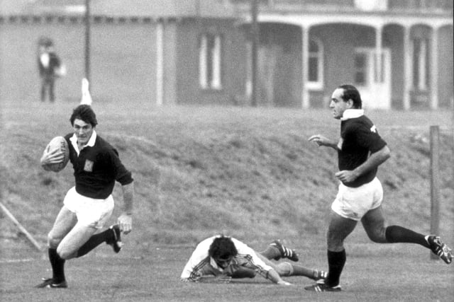 Andy Irvine playing for Edinburgh in 1981.