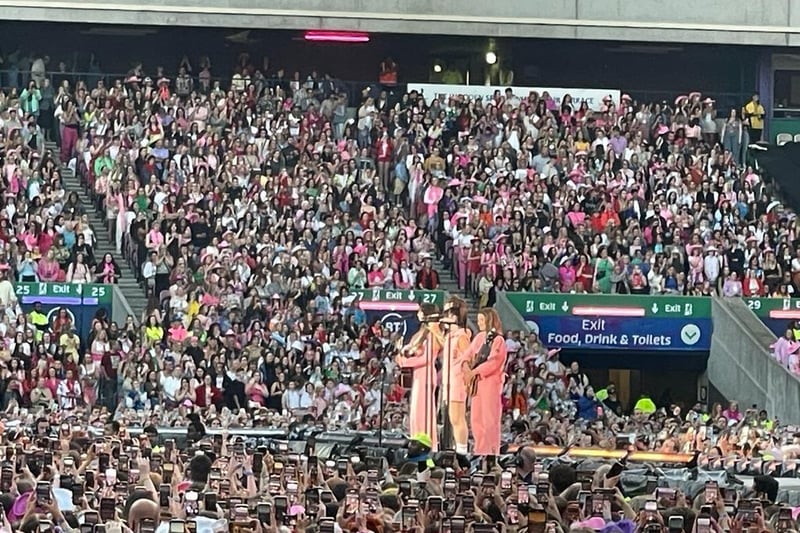 Murrayfield Stadium was packed to the rafters as Harry Styles peformed the first of two gigs in Edinburgh on Friday evening.