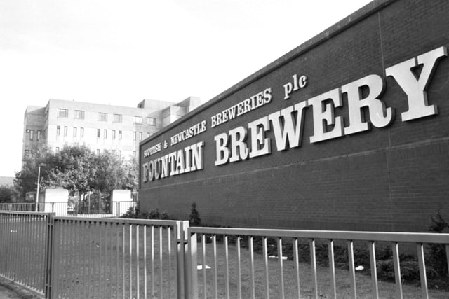 Here you can see the exterior and sign at Fountain Brewery, the Scottish & Newcastle Breweries site at Fountainbridge. Year: 1988