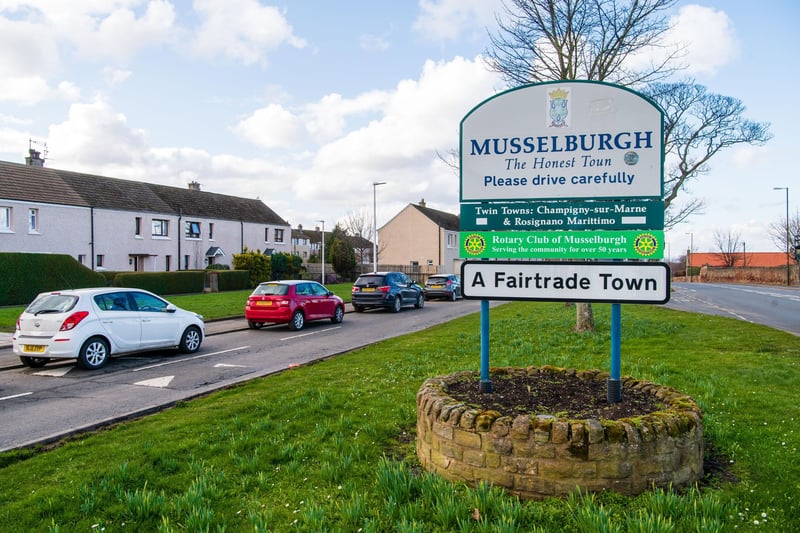 With beautiful beaches, countryside, and a commutable distance to Edinburgh, it’s understandable why Musselburgh in the county of East Lothian is first place on the list, with a score of 6.12 out of 10. Musselburgh, which has the cheapest annual season ticket for Edinburgh's commuter towns at just £772 a year, also scores favourably on the Selecta list for the number of wellbeing facilities in the area, for which it receives the second highest score, and for its Instagrammable location. There are 123,000 Instagram posts featuring Musselburgh, which is the second highest number after Dunbar.