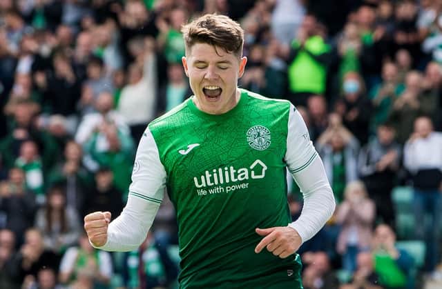 Hibs striker Kevin Nisbet is reportedly in talks over a new deal. Picture: SNS