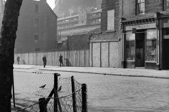 When a number of old buildings were demolished in March 1962, Edinburgh Castle could be viewed from the Grassmarket.