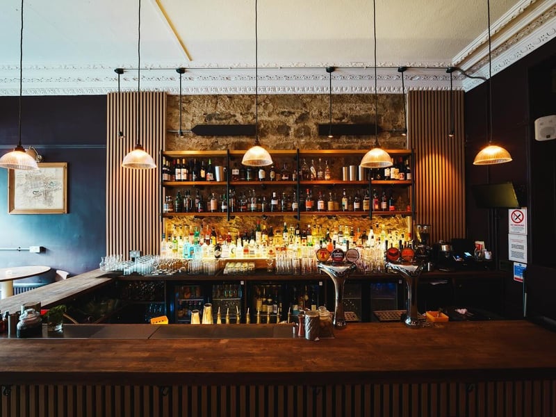 Since taking over what used to be the Mercat Bar, Old Pal has fast become one of Edinburgh's finest spots for cocktails. This contemporary neighbourhood bar is stylish, welcoming, and above all, serves up amazing drinks.