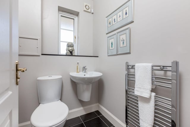 The convenient downstairs toilet is a great extra in this luxury Midlothian property.