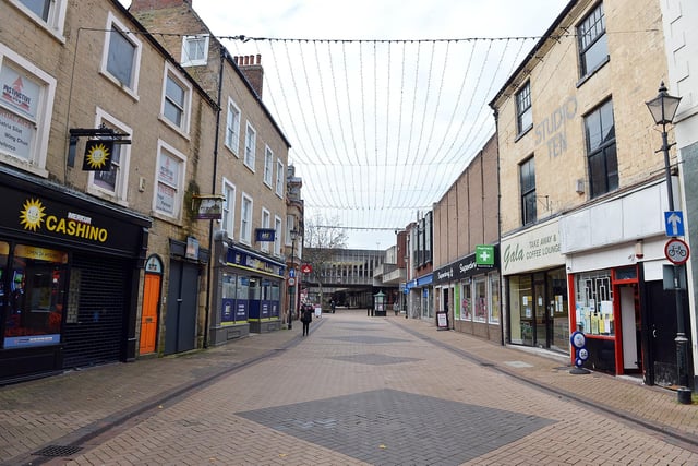 Eerie empty streets in Mansfield amid new lockdown.