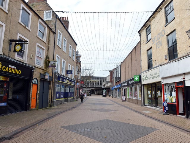 Eerie empty streets in Mansfield amid new lockdown.