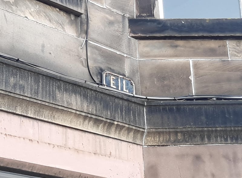 The old boundary between Edinburgh and Leith was well-defined and we can still see evidence of this on many buildings. This plaque, fixed to a tenement frontage in Albion Road, bears the letters E and L to mark the frontier betwixt the two burghs.