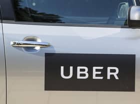Uber drivers in the UK are to get a guaranteed minimum wage, holiday pay and pensions.
