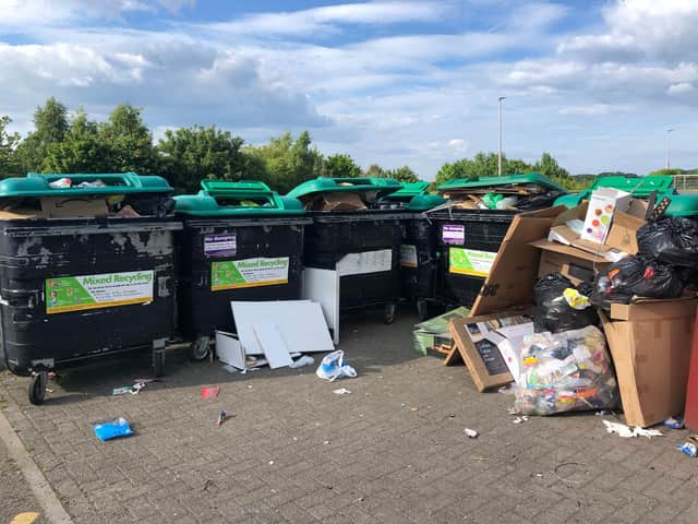Bins overflowing by Drumbrae Leisure Centre