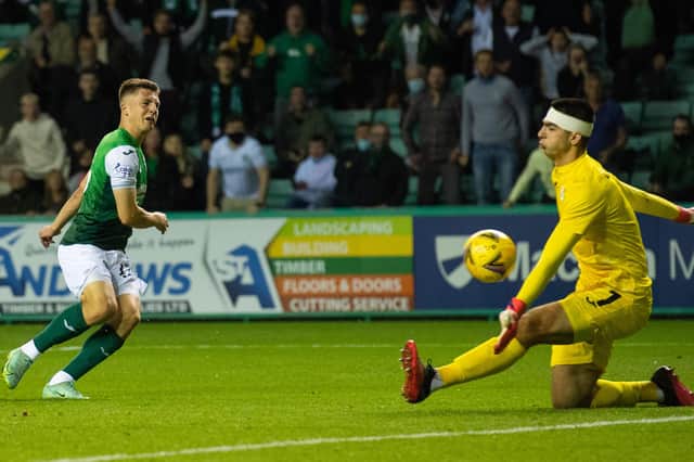 Daniel Mackay missed a late chance to win the game for Hibs. (Photo by Craig Foy / SNS Group)